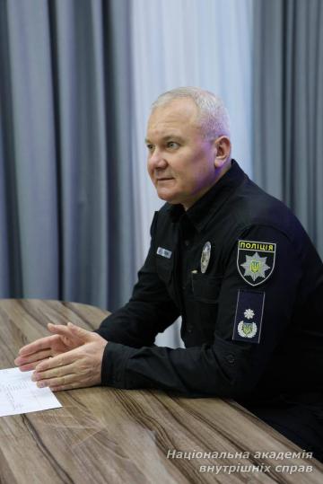 Офіцери НАВС вирушили на службу до прифронтових підрозділів Національної поліції Офіцери НАВС вирушили на службу до прифронтових підрозділів Національної поліції