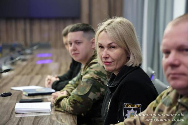 Офіцери НАВС вирушили на службу до прифронтових підрозділів Національної поліції Офіцери НАВС вирушили на службу до прифронтових підрозділів Національної поліції