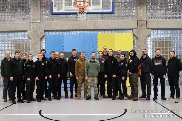 НАВС зміцнює традиції: зустріч курсантів із ветеранами реабілітаційного центру 