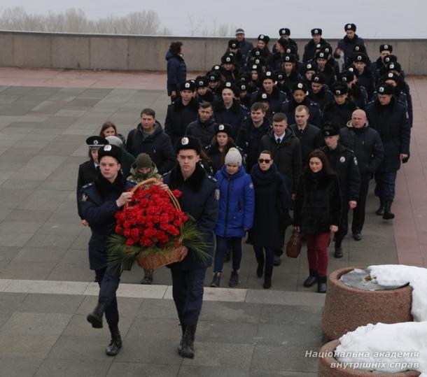 «І мене в сім'ї великій, в сім'ї вольній, новій, не забудьте пом'янути незлим тихим словом…»