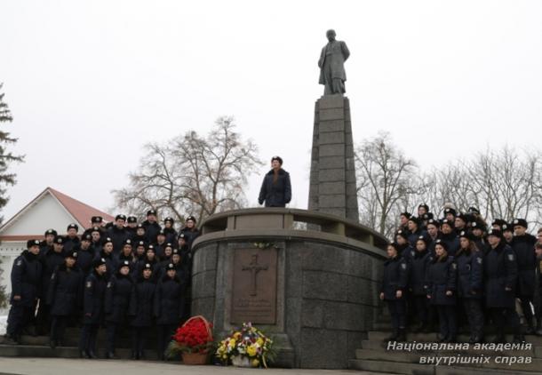 «І мене в сім'ї великій, в сім'ї вольній, новій, не забудьте пом'янути незлим тихим словом…»