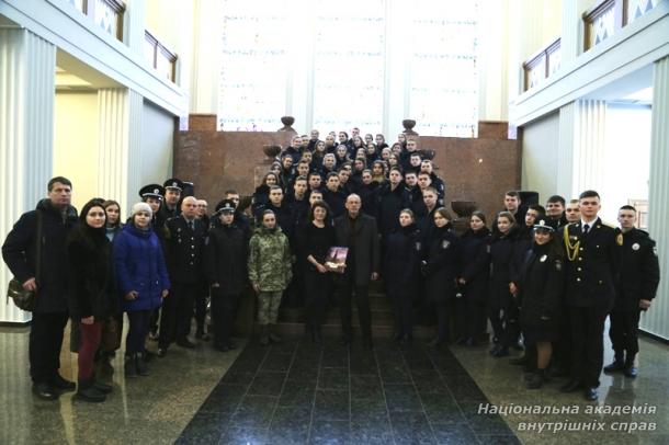 «І мене в сім'ї великій, в сім'ї вольній, новій, не забудьте пом'янути незлим тихим словом…»