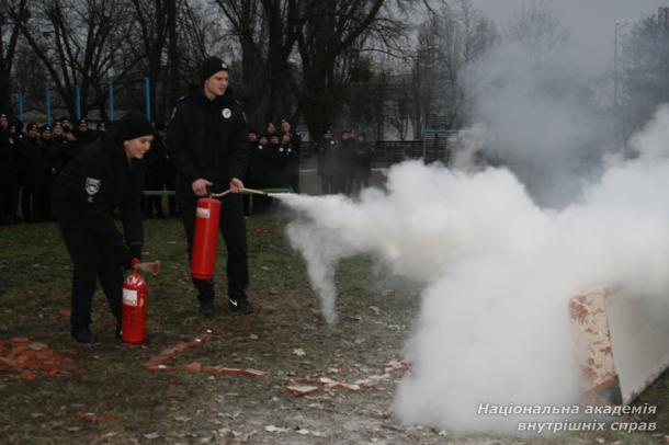 З курсантами ННІ № 3 НАВС проведено практичні заняття   з протипожежної безпеки