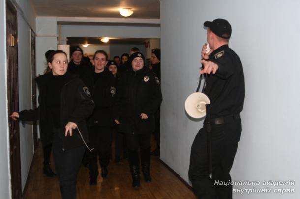 З курсантами ННІ № 3 НАВС проведено практичні заняття   з протипожежної безпеки