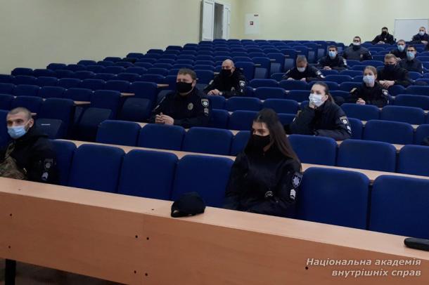 Проблемні питання в роботі підрозділів конвойної служби: з досвіду практика