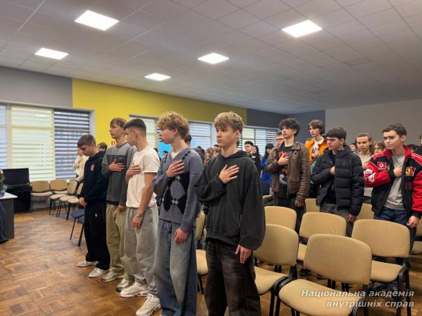 Кафедра конституційного права ННІПП НАВС із профорієнтаційним візитом у ліцеї «Мрія» Кафедра конституційного права ННІПП НАВС із профорієнтаційним візитом у ліцеї «Мрія»