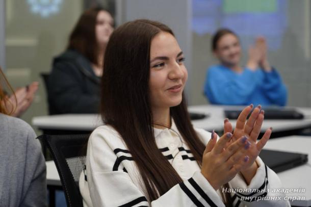 У межах Хабу молодих вчених відбувся інтерактивний науковий квіз «Хто хоче стати мільйонером?» У межах Хабу молодих вчених відбувся інтерактивний науковий квіз «Хто хоче стати мільйонером?»