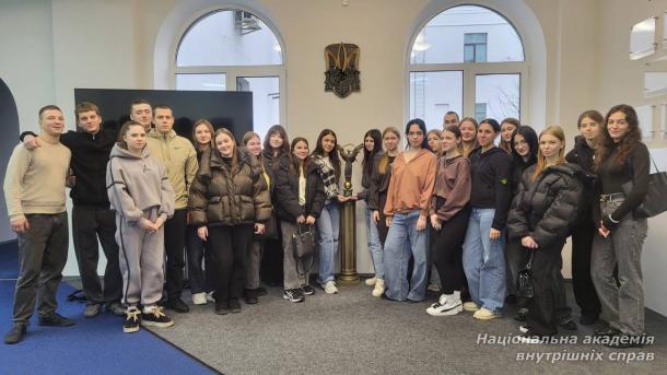 Музейний простір як комунікативна платформа патріотичного виховання студентської молоді Музейний простір як комунікативна платформа патріотичного виховання студентської молоді