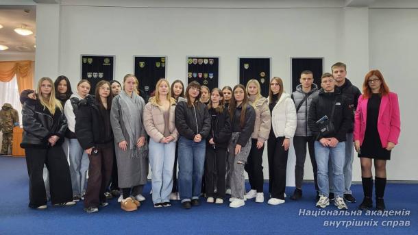 Музейний простір як комунікативна платформа патріотичного виховання студентської молоді Музейний простір як комунікативна платформа патріотичного виховання студентської молоді