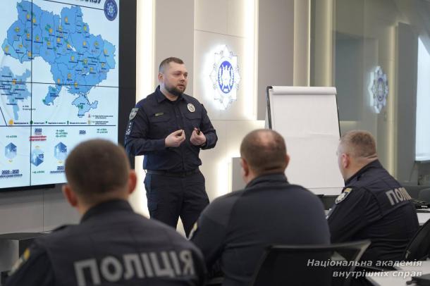 Кримінальний аналіз як основа управлінських рішень: лекція керівника Департаменту для очільників районних управлінь Кримінальний аналіз як основа управлінських рішень: лекція керівника Департаменту для очільників районних управлінь