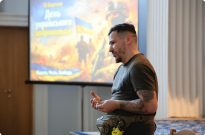 До Дня українського добровольця відбулася зустріч молоді з ветераном Фото