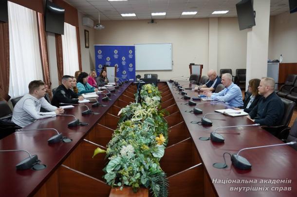 НАВС співпрацює з КМЄС: фокус - на підготовці фахівців для розслідування воєнних злочинів