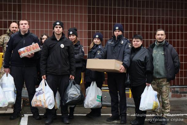 Курсанти НАВС відвідали поранених захисників у шпиталі Курсанти НАВС відвідали поранених захисників у шпиталі
