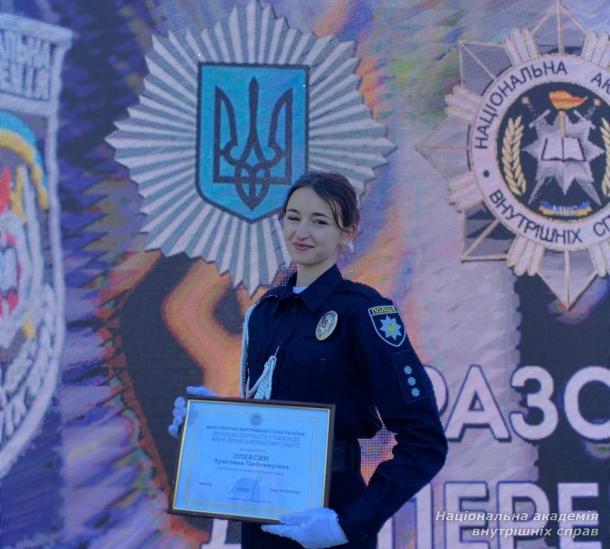 Формула результату: як відмінниці НАВС переписують стандарти Формула результату: як відмінниці НАВС переписують стандарти