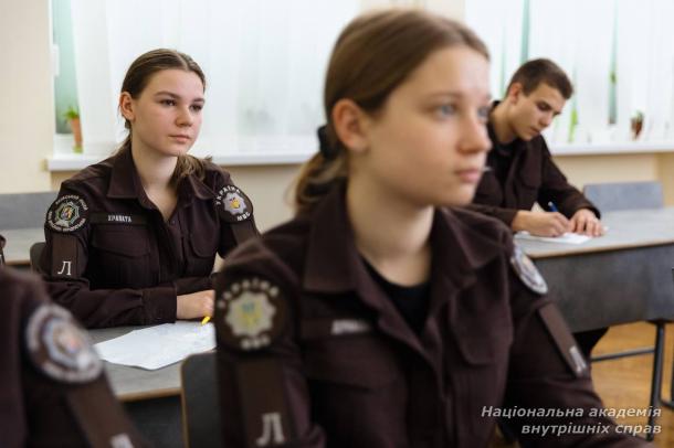 Міністри внутрішніх справ України та Фінляндської Республіки відвідали Київський ліцей МВС 