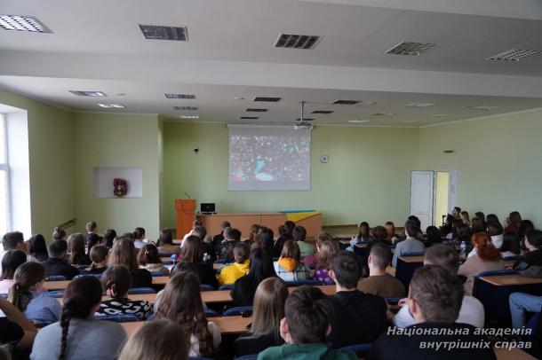 Патріотичне виховання студентів ННІПП: зустріч із добровольцем 