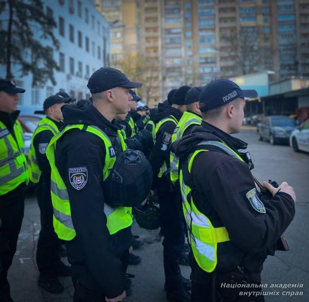 Курсанти та офіцери НАВС проходять практику в підрозділах поліції Києва