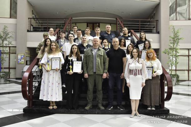 Молодих науковців академії нагороджено до Дня молоді