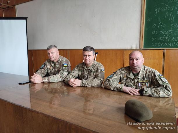 Служити Закону, вшановувати Героїв: у навчально-науковому експертно-криміналістичному інституті НАВС відбулася зустріч курсантів з ветеранами Служити Закону, вшановувати Героїв: у навчально-науковому експертно-криміналістичному інституті НАВС відбулася зустріч курсантів з ветеранами