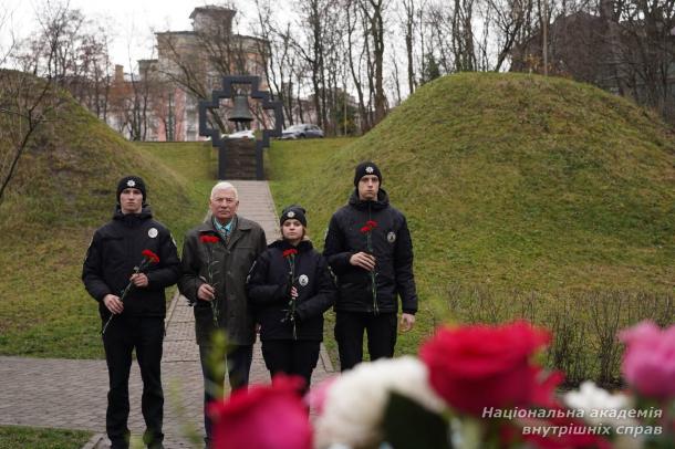 НАВС вшанувала учасників ліквідації наслідків аварії на Чорнобильській АЕС НАВС вшанувала учасників ліквідації наслідків аварії на Чорнобильській АЕС