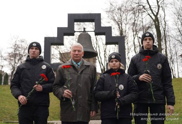 НАВС вшанувала учасників ліквідації наслідків аварії на Чорнобильській АЕС НАВС вшанувала учасників ліквідації наслідків аварії на Чорнобильській АЕС