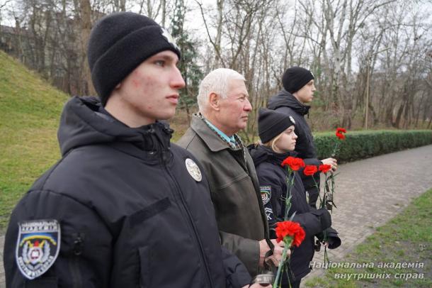 НАВС вшанувала учасників ліквідації наслідків аварії на Чорнобильській АЕС НАВС вшанувала учасників ліквідації наслідків аварії на Чорнобильській АЕС