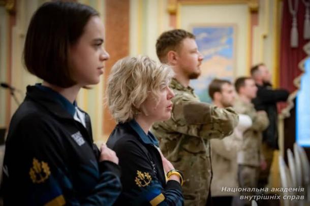 Працівника НАВС, ветерана війни Ярослава Шаркого з позивним «Гіппократ» нагороджено орденом «За заслуги» ІІІ ступеня Працівника НАВС, ветерана війни Ярослава Шаркого з позивним «Гіппократ» нагороджено орденом «За заслуги» ІІІ ступеня