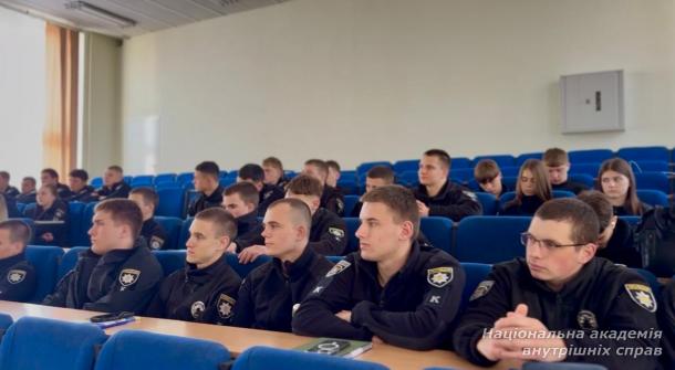 У ННЕКІ відбулася лекція-презентація новітніх засобів криміналістичного забезпечення