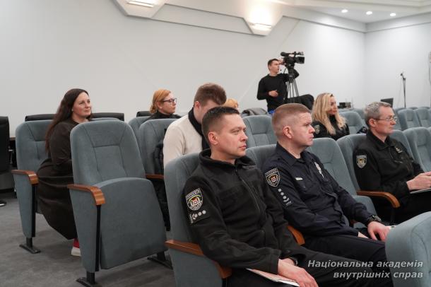 Від пошуку зізнань — до пошуку істини: у НАВС обговорили нову логіку розслідування