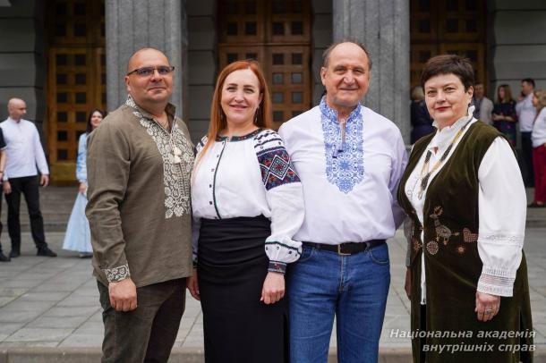 Вітаємо з Днем вишиванки!