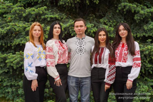 Вітаємо з Днем вишиванки!
