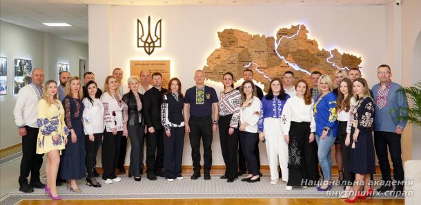 Вітаємо з Днем вишиванки!