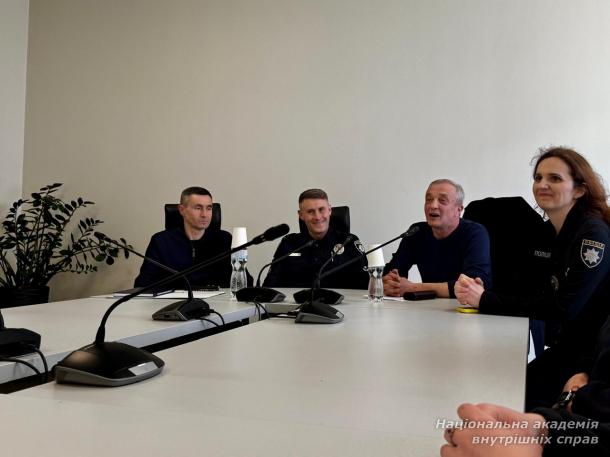 День працівників карного розшуку: зустріч ветеранів з курсантами академії