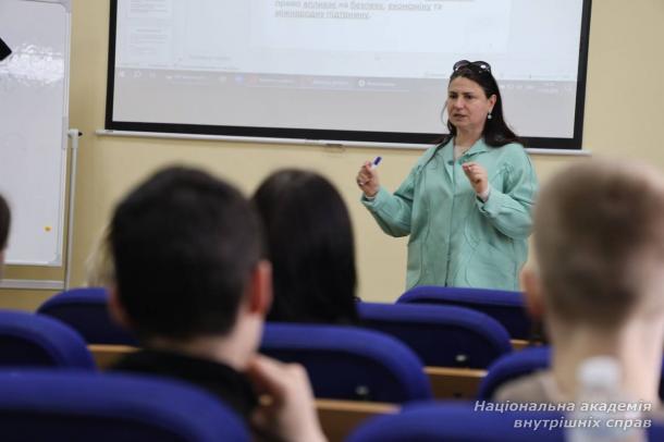 Міжнародний протокол як мова професійної комунікації: у ННІПП НАВС відбулося бінарне заняття