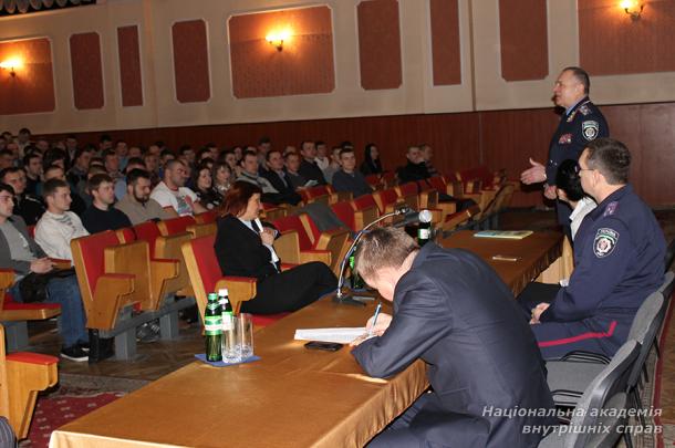 Ректор Національної академії Володимир Чернєй зустрівся з інспекторами патрульної служби ГУМВС України в м. Києві