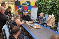 Інструктори безбар’єрної автошколи МВС відвідали ветеранів центру «Титанові» Фото