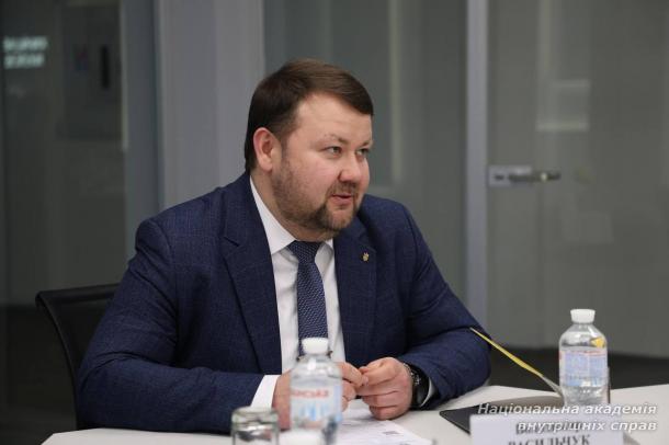 В цифровому хабі Національної академії внутрішніх справ відбувся міжвідомчий круглий стіл В цифровому хабі Національної академії внутрішніх справ відбувся міжвідомчий круглий стіл