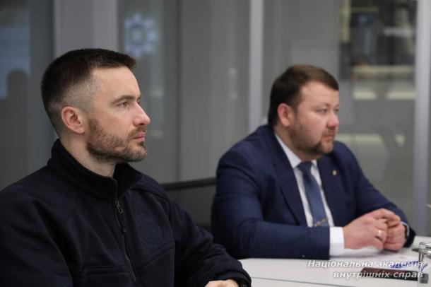 В цифровому хабі Національної академії внутрішніх справ відбувся міжвідомчий круглий стіл В цифровому хабі Національної академії внутрішніх справ відбувся міжвідомчий круглий стіл
