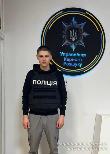 Курсант НАВС, який проходить стажування, допоміг затримати підозрюваного в грабежі