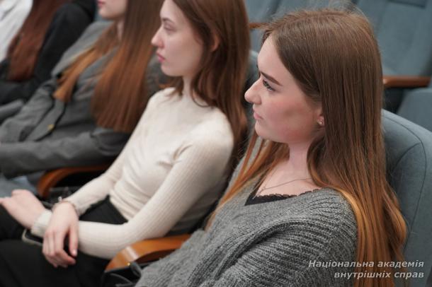 Як психолог допомагає військовим: студенти ННІПП зустрілися з військовослужбовцем полку «Азов»