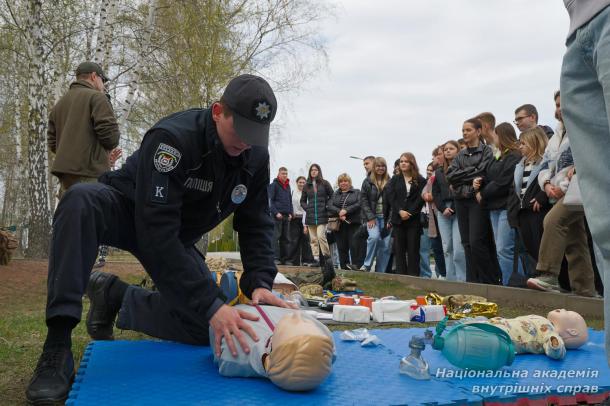 У навчально-науковому інституті поліцейської діяльності НАВС відбувся день відкритих дверей