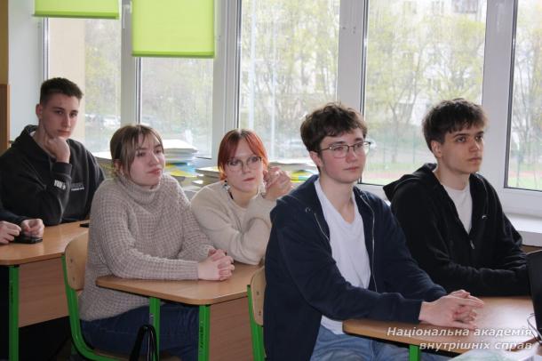 Профорієнтаційний марафон: студенти ННІПП завітали до ліцеїстів