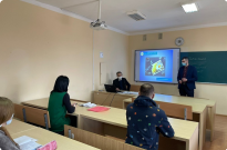 Фахівець ДНДЕКЦ МВС України на бінарному занятті зі здобувачами вищої освіти ННІ № 1 НАВС Фото