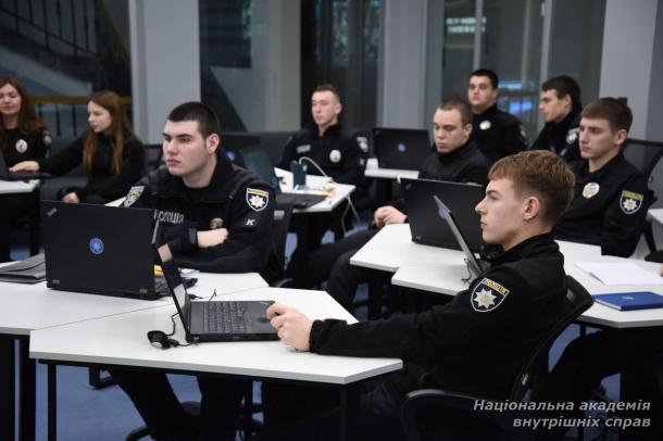 У НАВС провели дводенний тренінг з інноваційних технологій протидії наркозлочинності У НАВС провели дводенний тренінг з інноваційних технологій протидії наркозлочинності