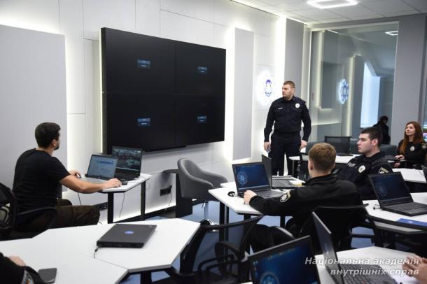 У НАВС провели дводенний тренінг з інноваційних технологій протидії наркозлочинності У НАВС провели дводенний тренінг з інноваційних технологій протидії наркозлочинності