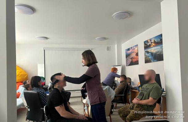 Студентки інституту заочного та дистанційного навчання долучилися до занять із психоемоційного відновлення військовослужбовців