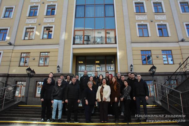 Здобувачі вищої освіти НАВС відвідали Вищу раду правосуддя