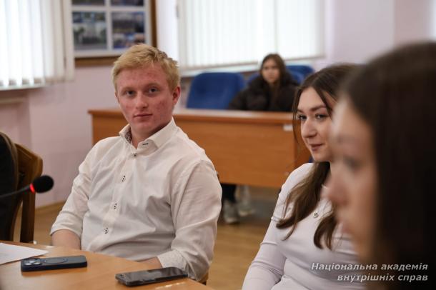 «Слово, що має крила»: поетичні читання до дня народження Ліни Костенко