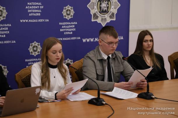 «Слово, що має крила»: поетичні читання до дня народження Ліни Костенко