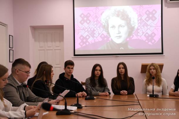 «Слово, що має крила»: поетичні читання до дня народження Ліни Костенко